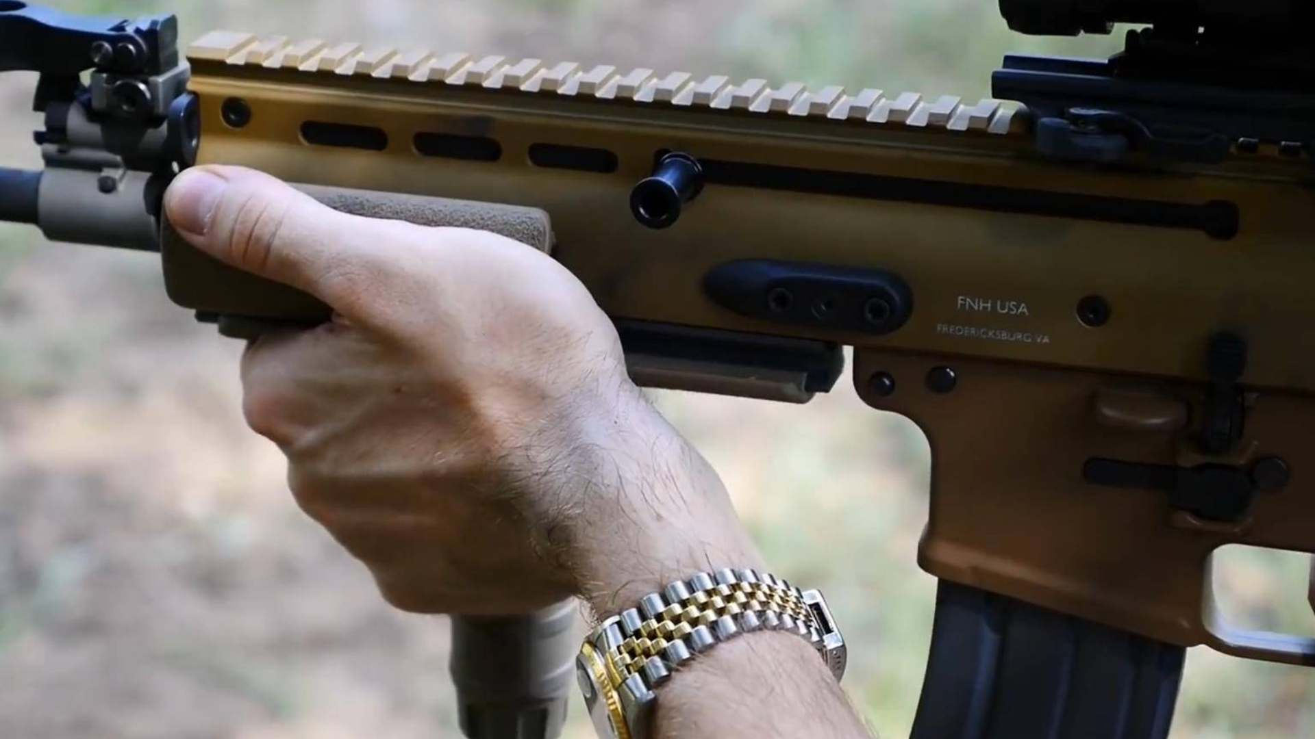 FN SCAR 16s 他值得这个钱